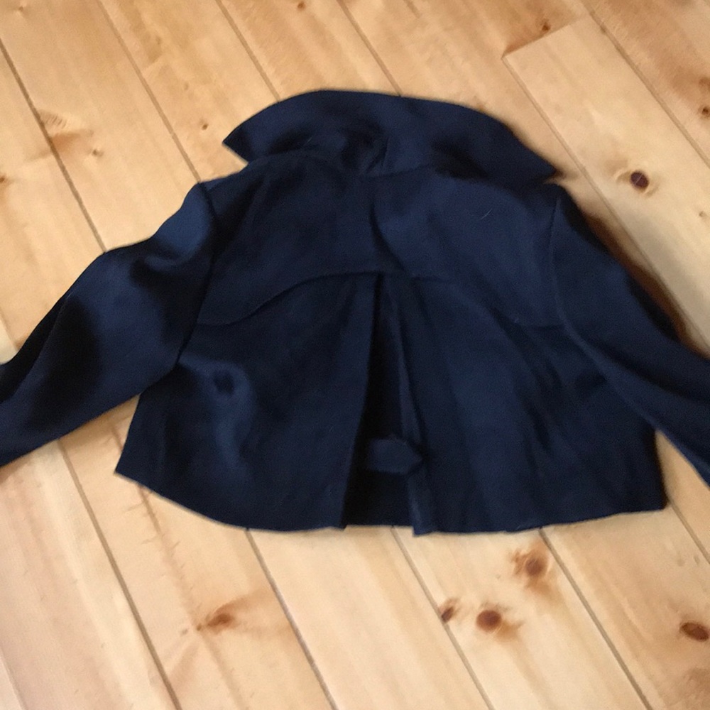 Benson ..cropped jacket 🌺 - Picture 3 of 3
